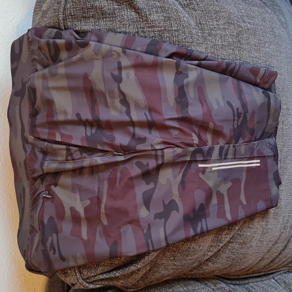 Kenneth Cole Gym Shorts - Picture 3 of 7